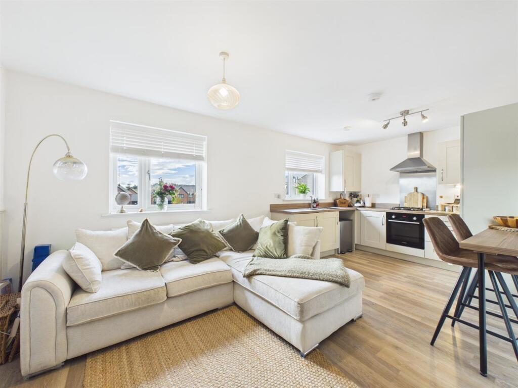 Apartment in Derby, Allestree - View 2