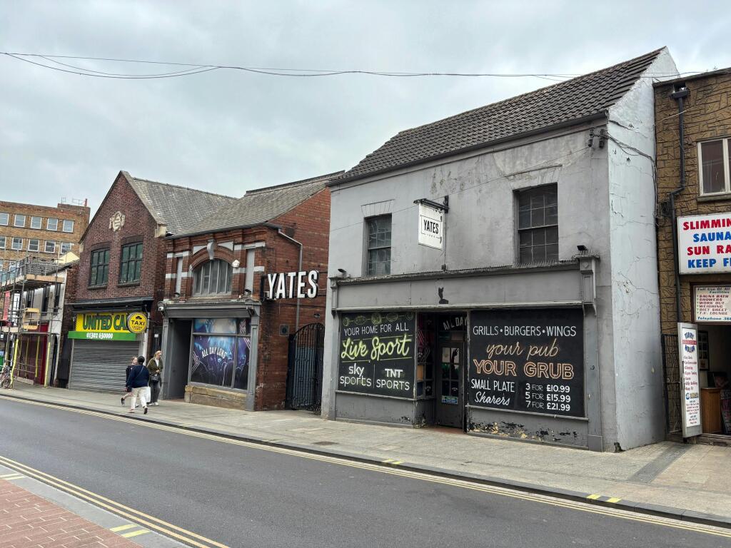 12 Yates.jpg