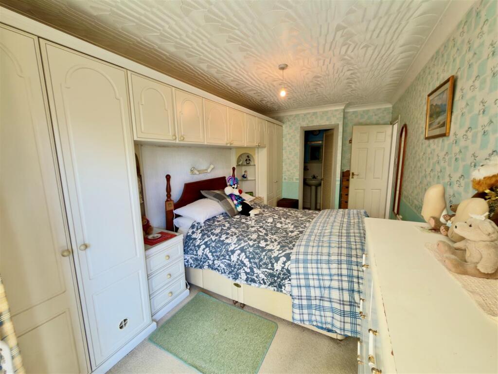 House in Portsmouth - More