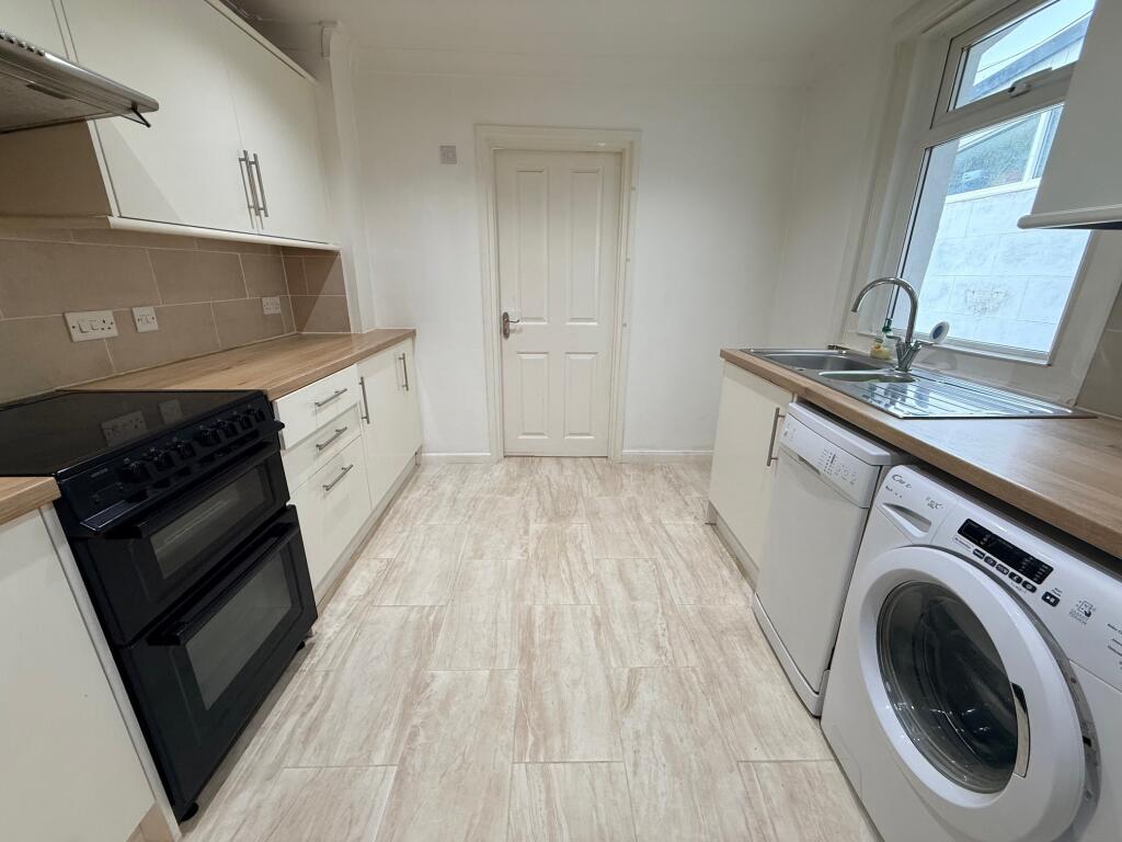 Additional image 4 of St. Michaels Avenue, Yeovil, Somerset, BA21 4LJ