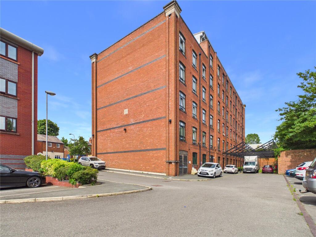 Main image of property: Mossley Road, Ashton-under-Lyne, Greater Manchester, OL6
