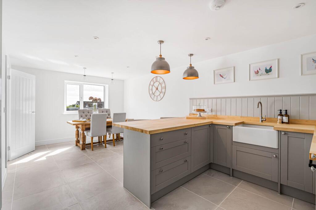House in Plymouth - View 5
