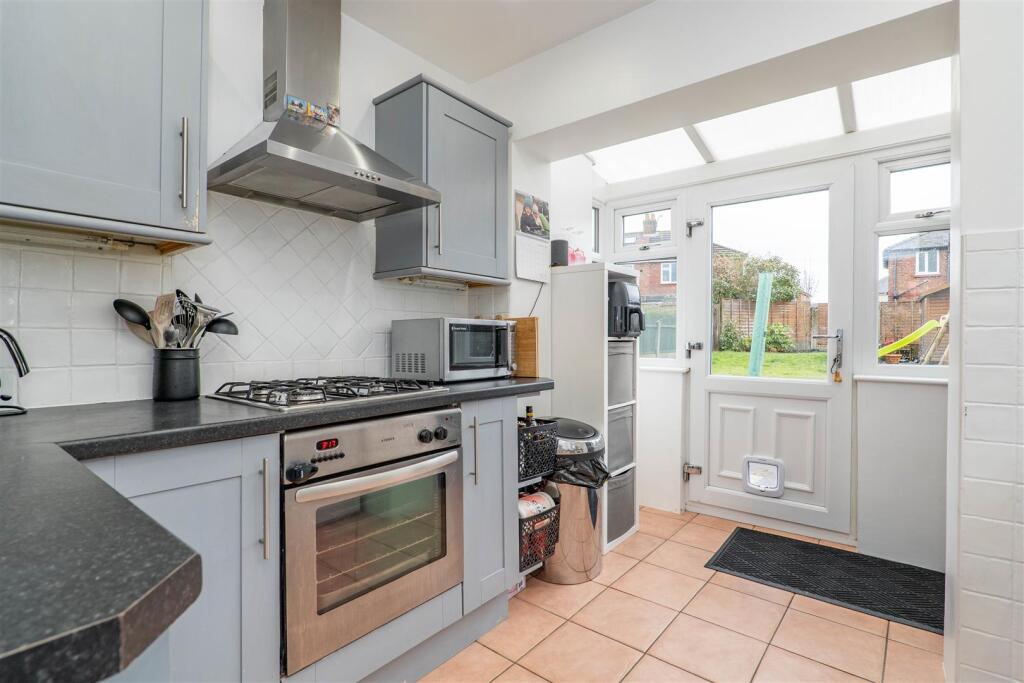Worcester Avenue, Leyland photo 4