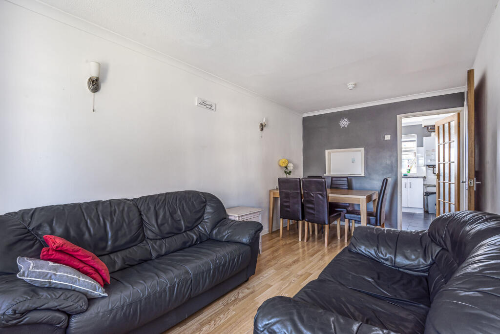 House in Guildford, Surrey - View 2