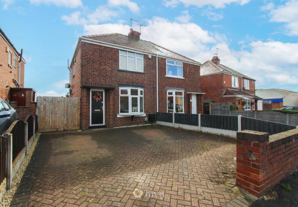 2-bed semi-detached on Woodlea Grove, Armthorpe, Doncaster, DN3, £160,000