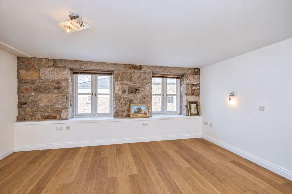 Apartment in Truro - View 5