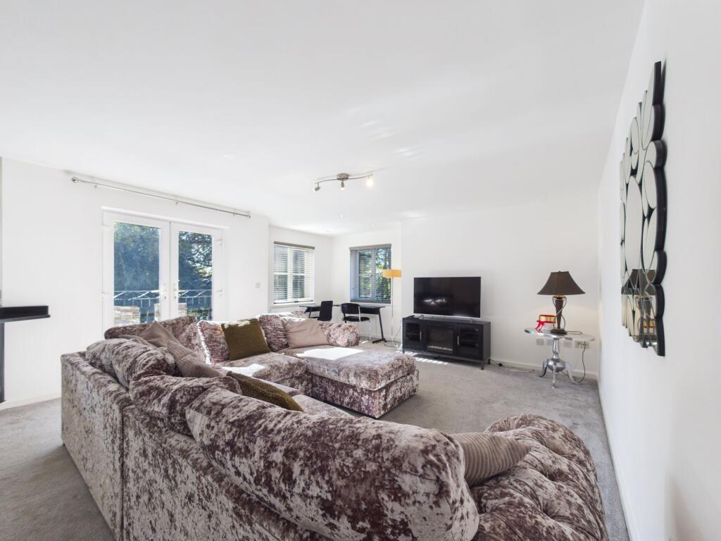 Apartment in Liverpool - More