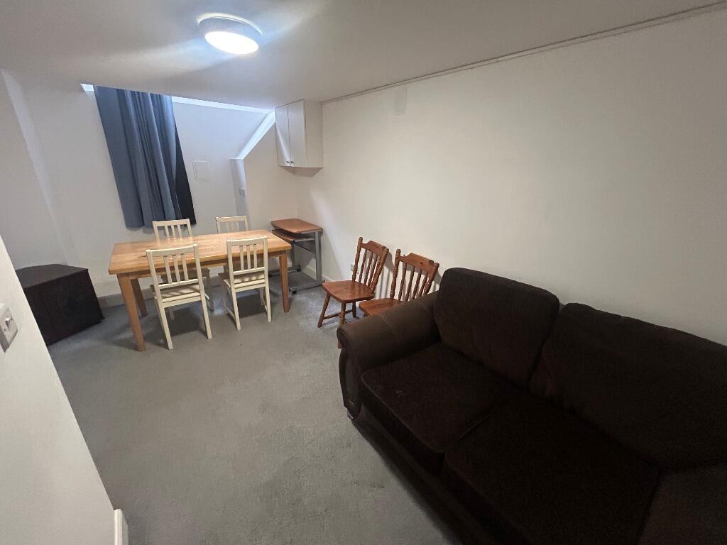 Apartment in Edinburgh - More