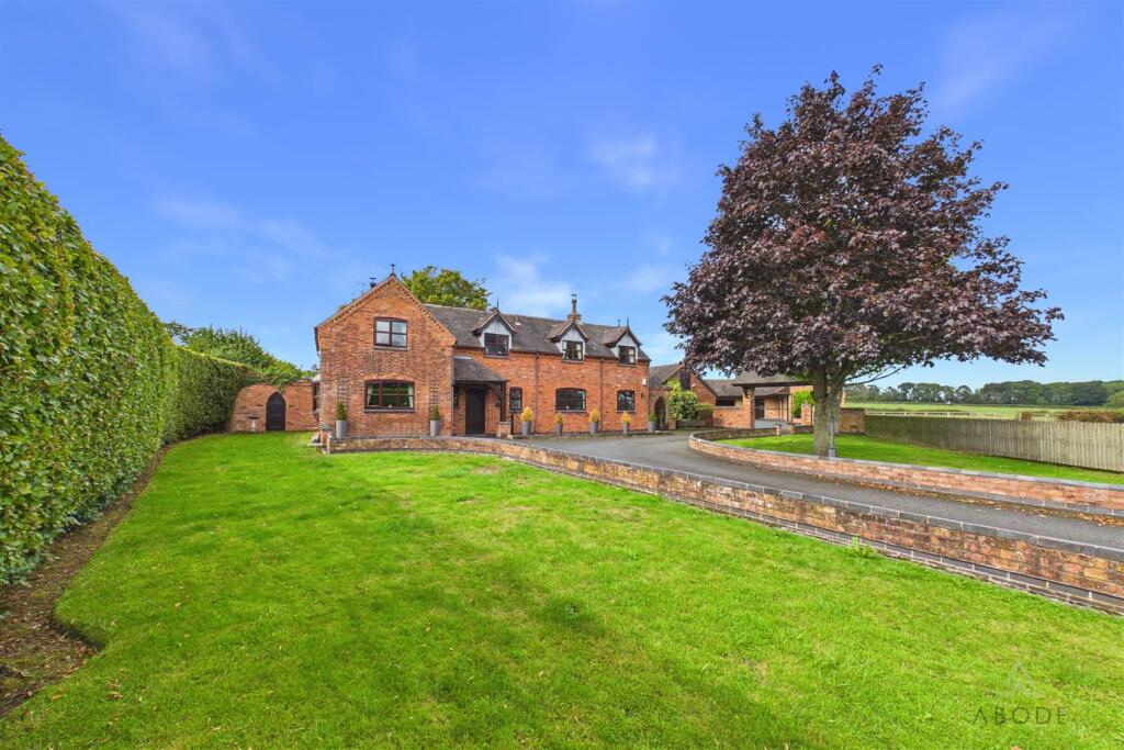 House in East Staffordshire, Uttoxeter Rural - View 4