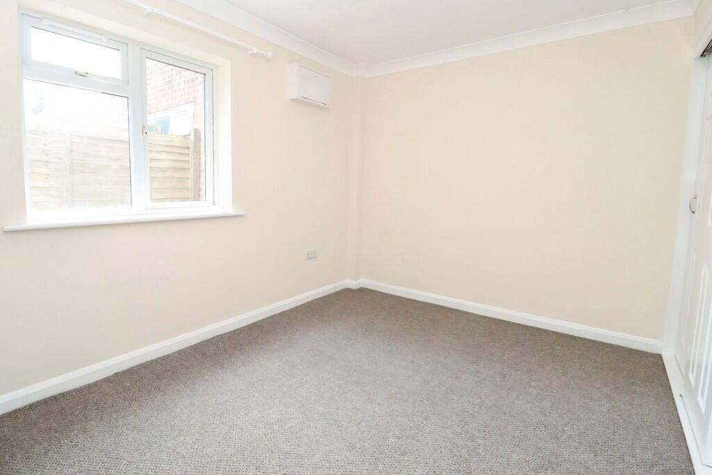 Apartment in East Lindsey, Midthorpe, West Ashby - More