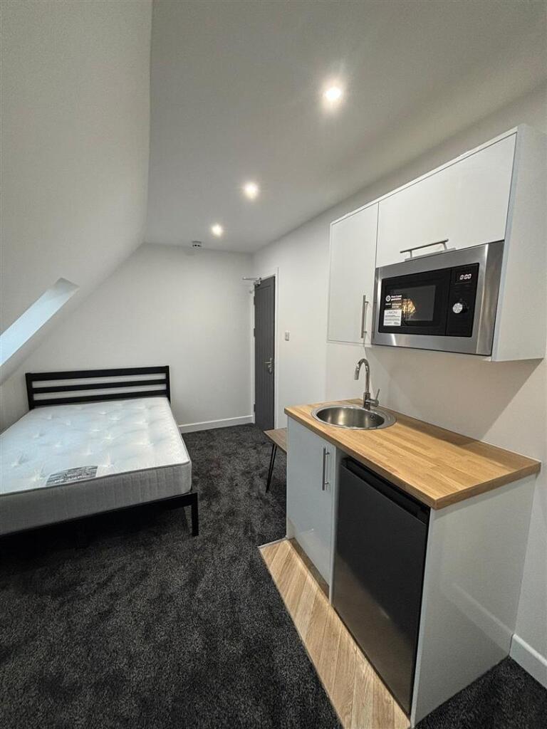 1 bedroom house share for rent