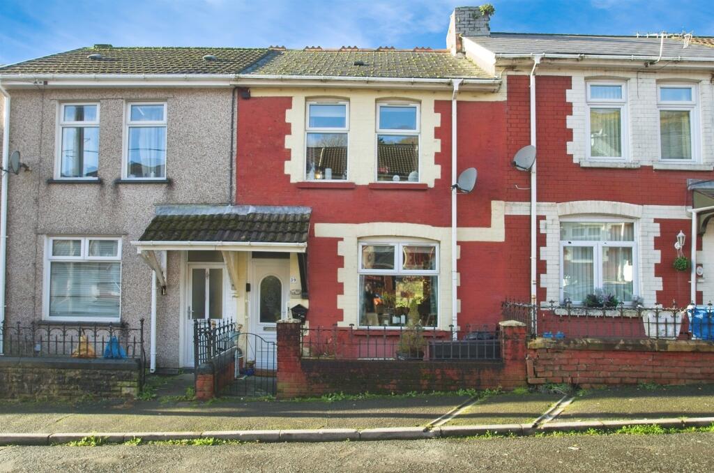 The Avenue, Pontycymer, Bridgend photo 2