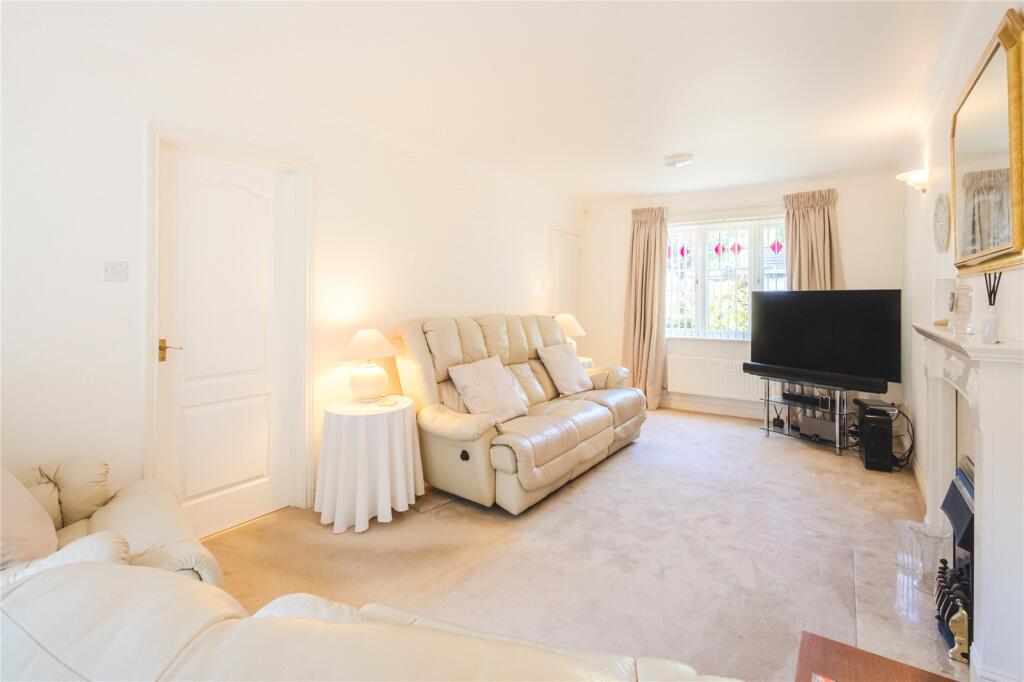 House in Swindon, Greenmeadow, Haydon Wick - View 4
