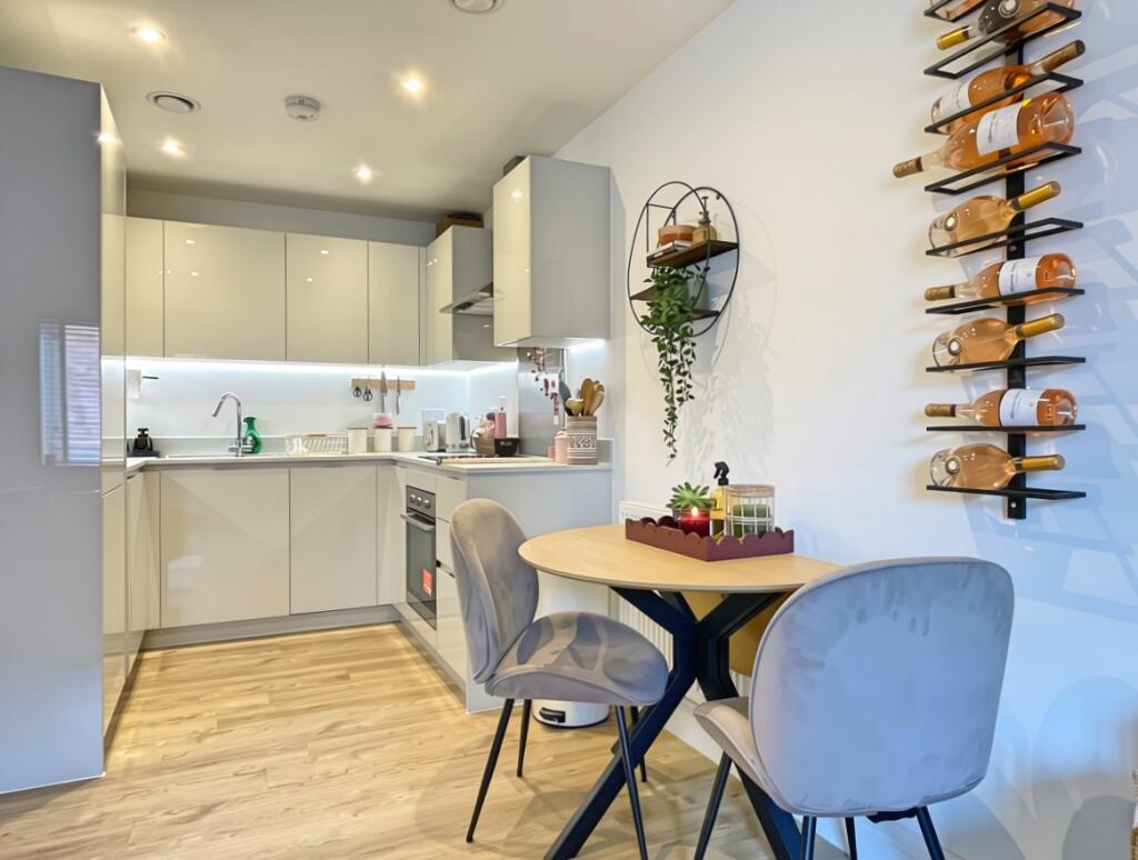 Apartment in Colchester - More