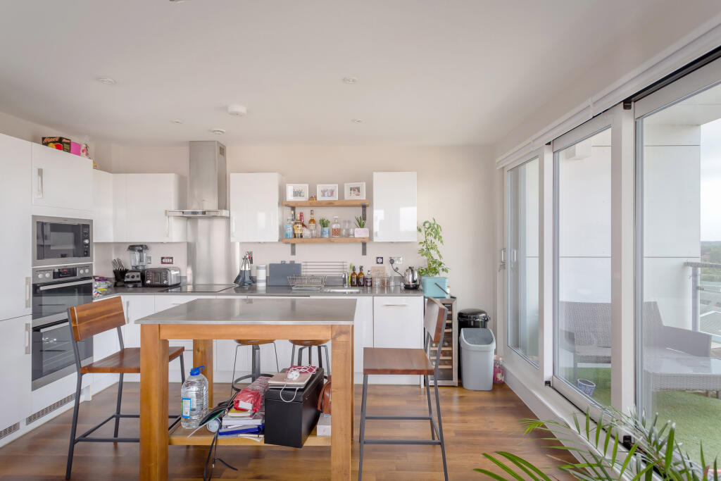 Apartment in St Albans - View 4