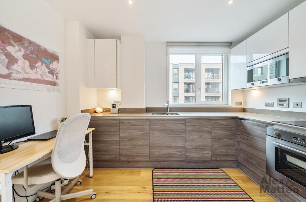 Apartment in London - View 5