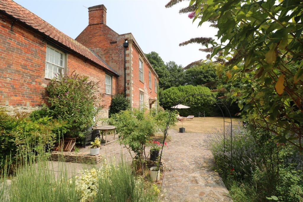 Main image of property: Cradlebridge House, Westbury