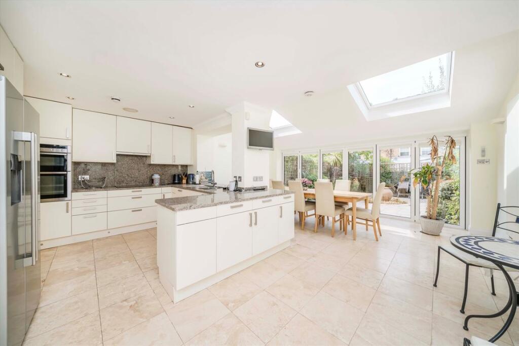House in London - View 3