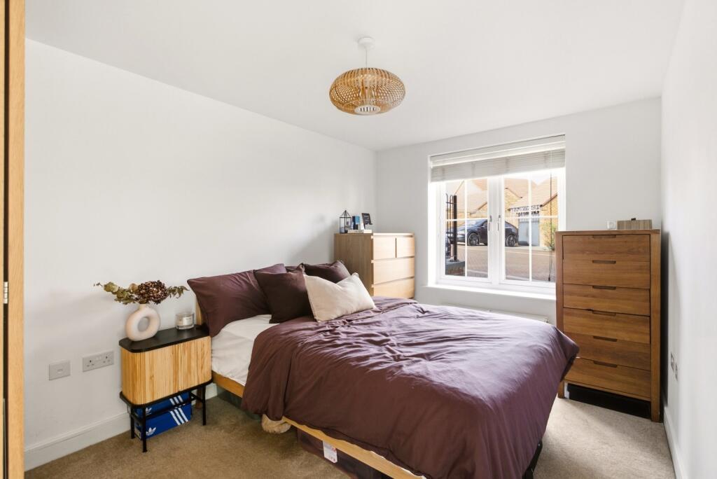 Apartment in St Albans, Jersey Farm, Sandridge - View 5