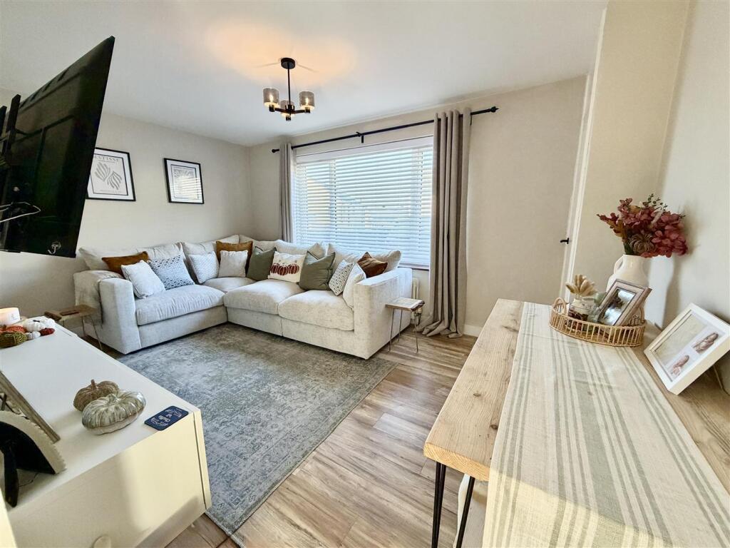 House in Leeds, Kippax - View 4