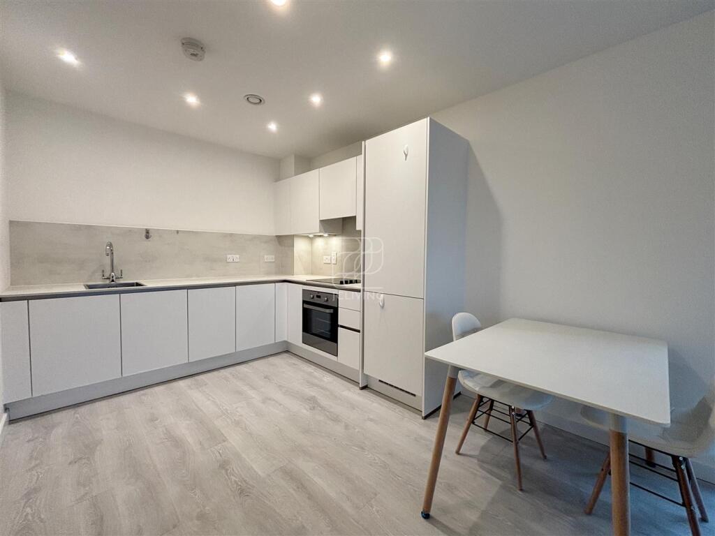 Apartment in London - View 3