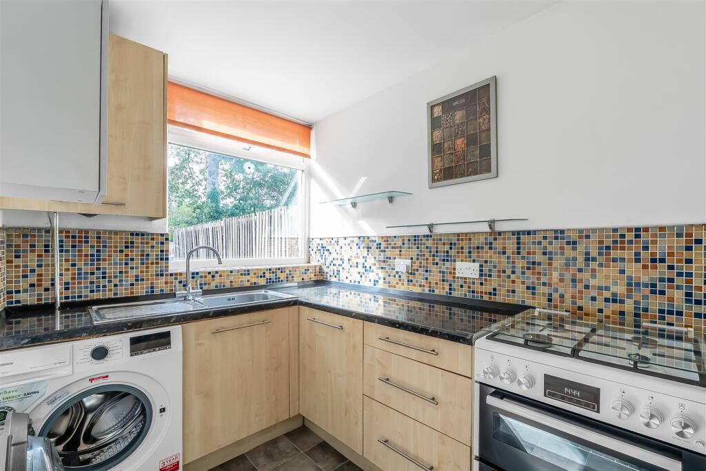 House in Redhill - View 4