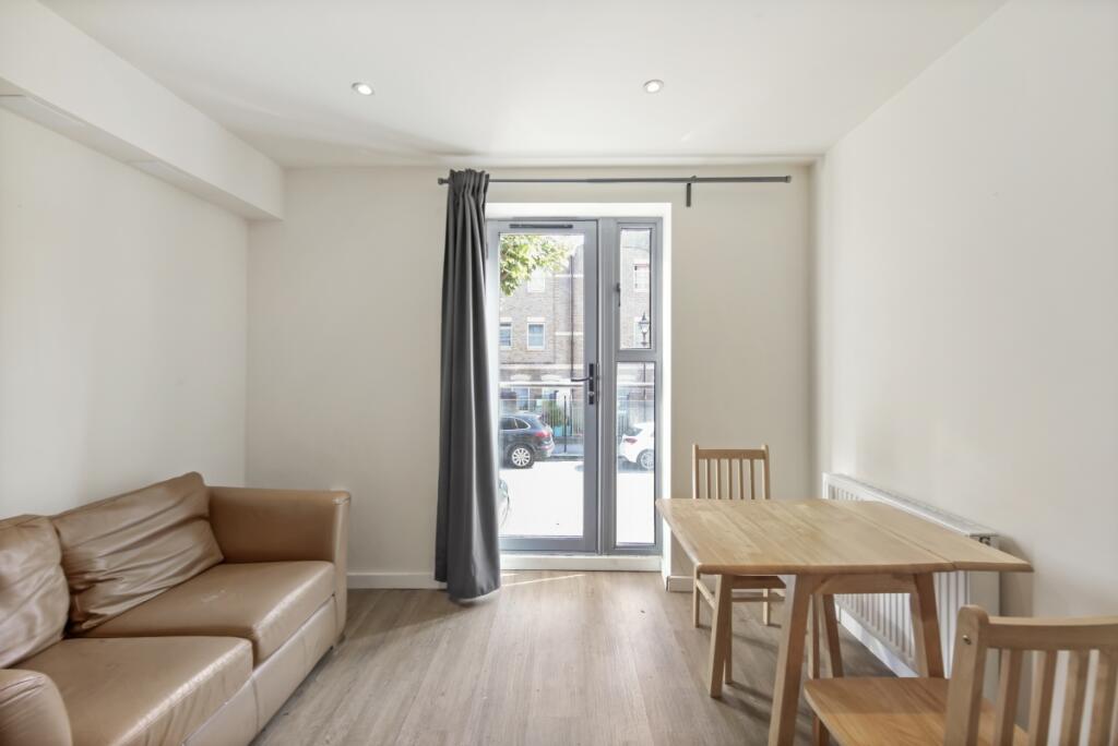 Apartment in London - View 3
