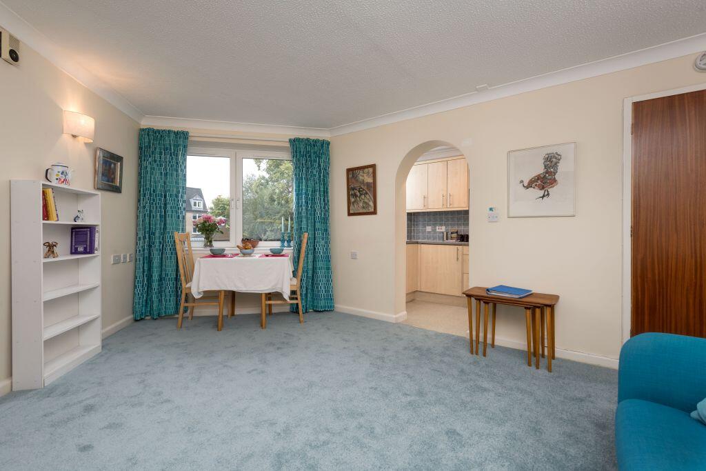 Apartment in Edinburgh, The Grange - View 2