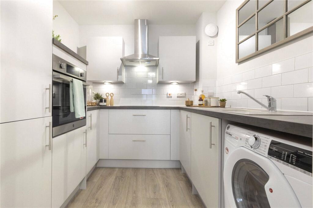 Apartment in Wells, Somerset - View 3