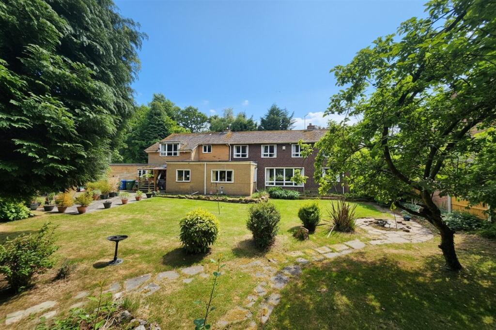 Main image of property: Lyons Lane, Appleton, WA4