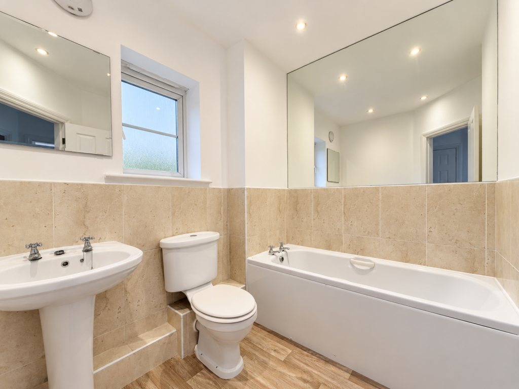 Apartment in Stockton-on-Tees, Hartlepool - View 3