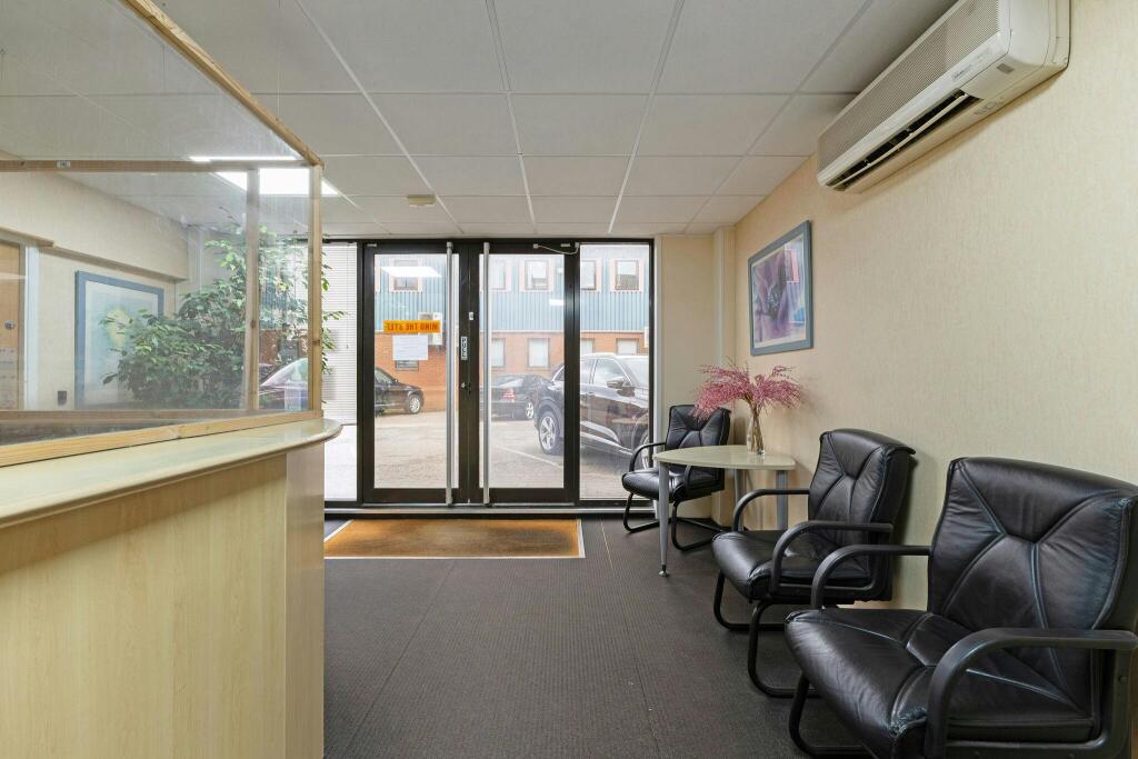 107282_Legacy-Centre-Hanworth-Trading-Estate-Hampton-Road-35_low.jpg