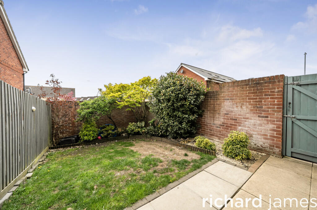 Moredon Road, Moredon, Swindon, SN2 photo 2