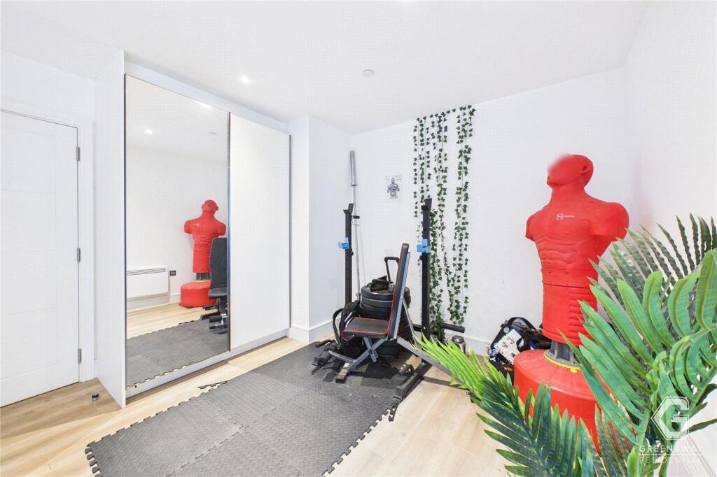 Apartment in Redhill - More