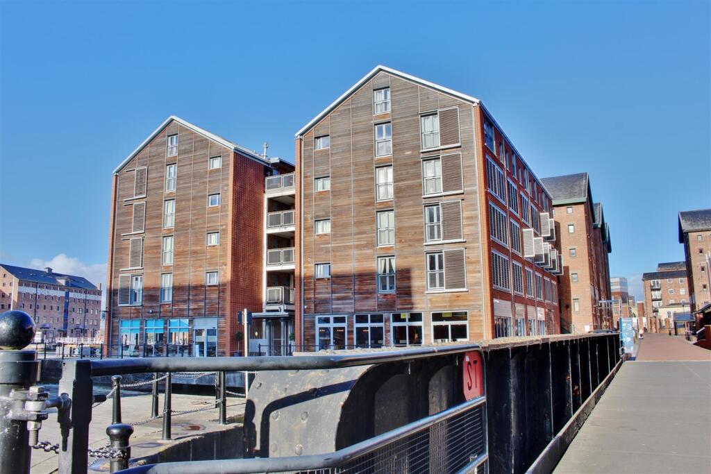 Main image of property: Merchants Quay, Gloucester Docks