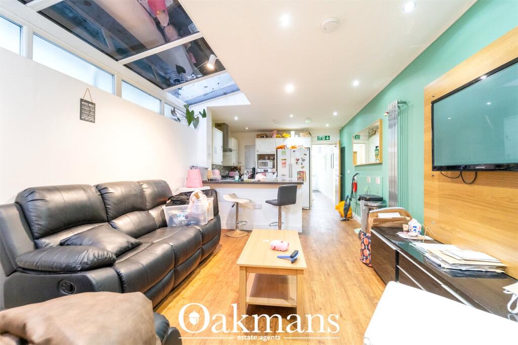 6 bedroom house for rent