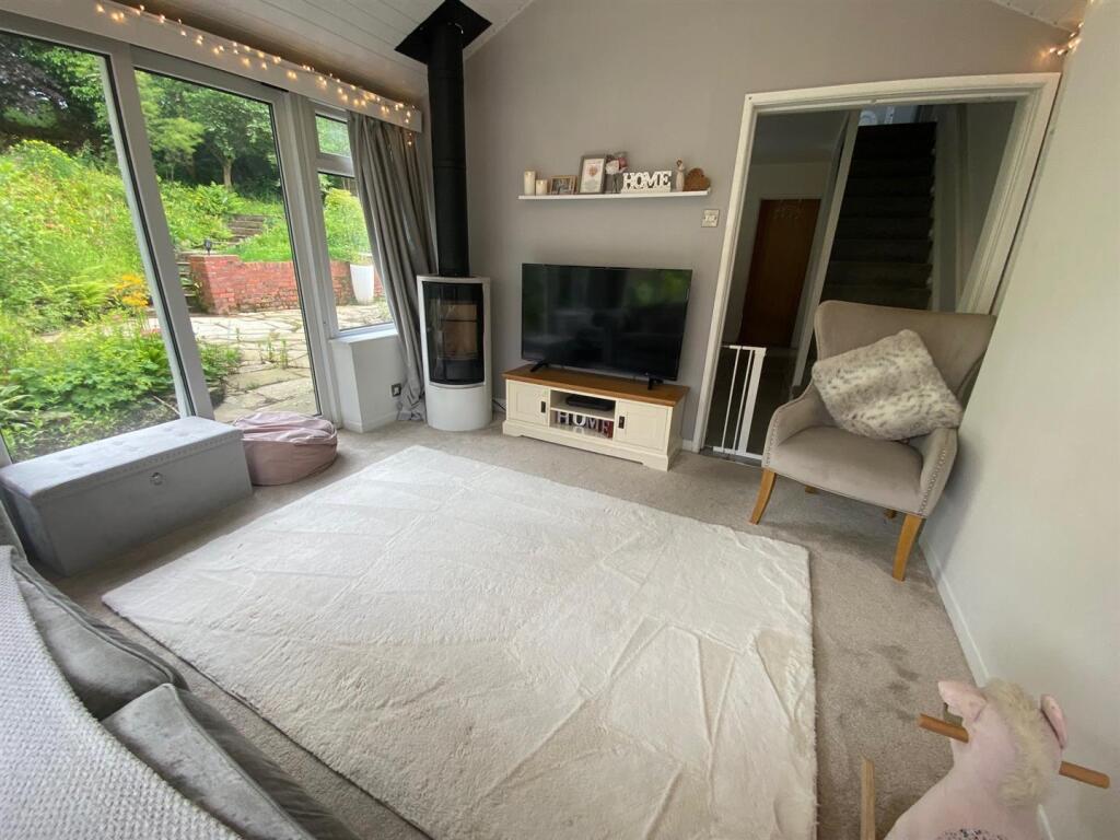 2-bed semi-detached on Osborne Way, Haslingden, £199,950