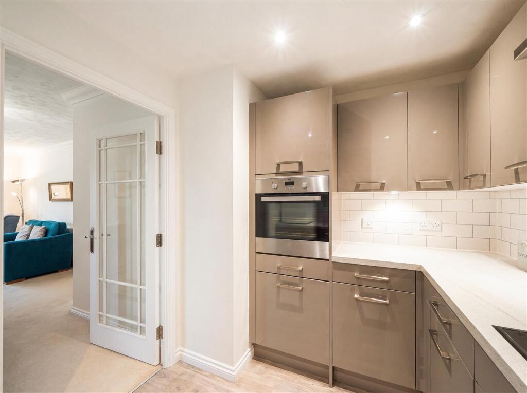 Apartment in Leeds - More