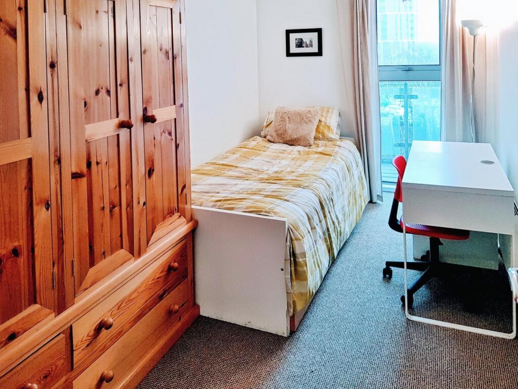 Apartment in Leeds - More