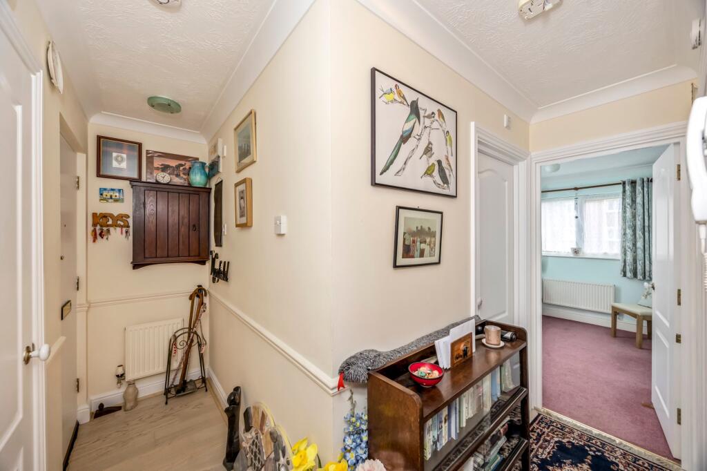 Apartment in Horsham, Highwood - View 5