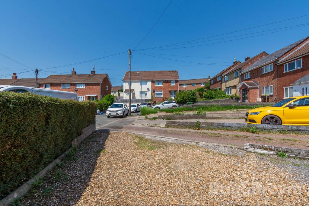 House in Cardiff, Llanishen - More