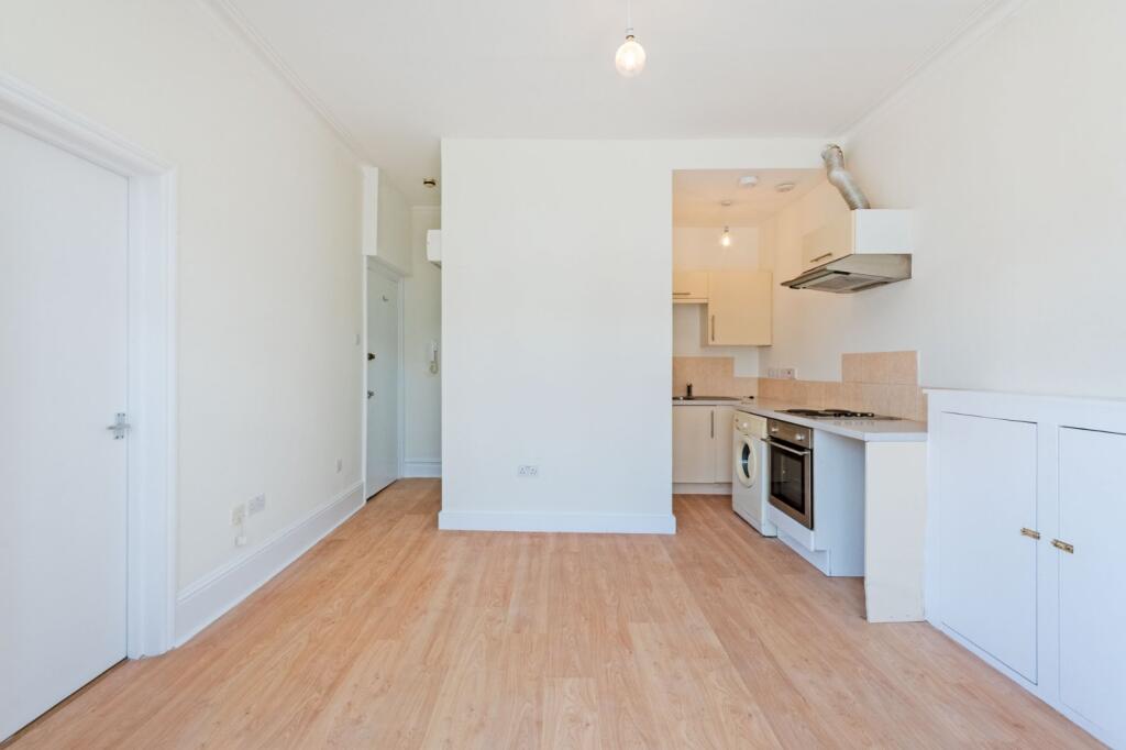 1 bedroom maisonette for rent