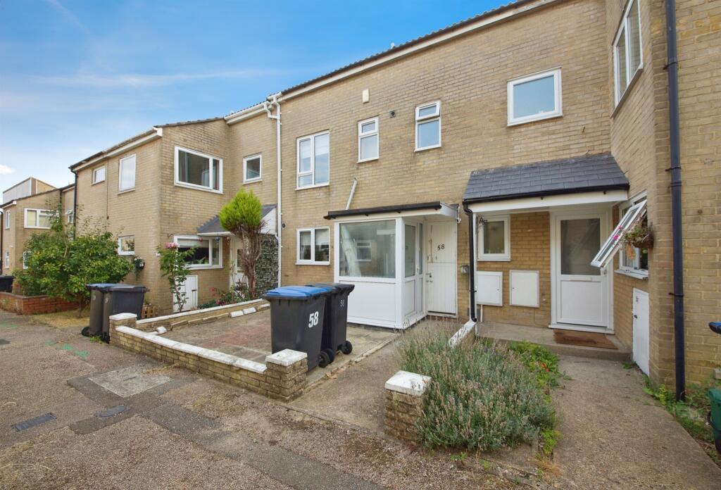 Main image of property: Taylifers, HARLOW