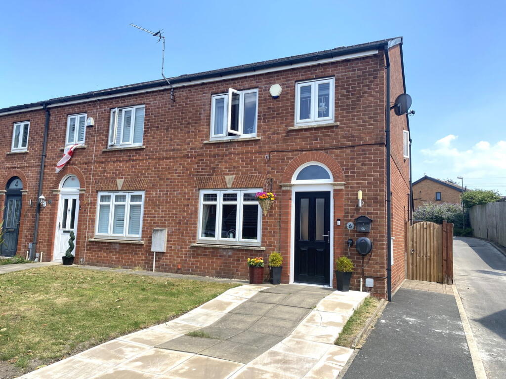 Main image of property: 6 Windmill Close, Royton OL2 5FH
