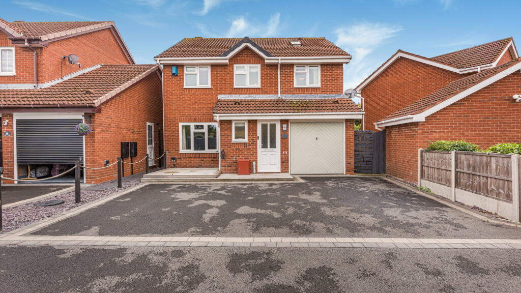 Main image of property: Westmorland Close, Tamworth, B78 3XA