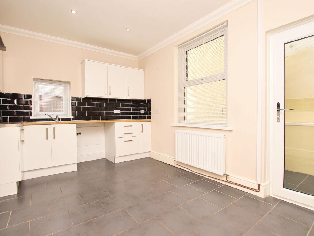 Lower Glyn-Gwyn Street, Trethomas, Caerphilly CF83 8GA photo 4