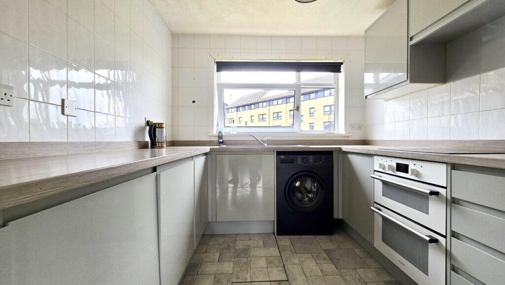 Apartment in Glasgow, East Dunbartonshire - View 5