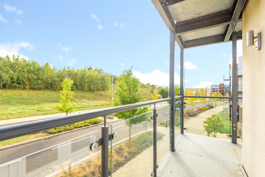 Apartment in Dartford, Castle Hill, Ebbsfleet Valley - View 5