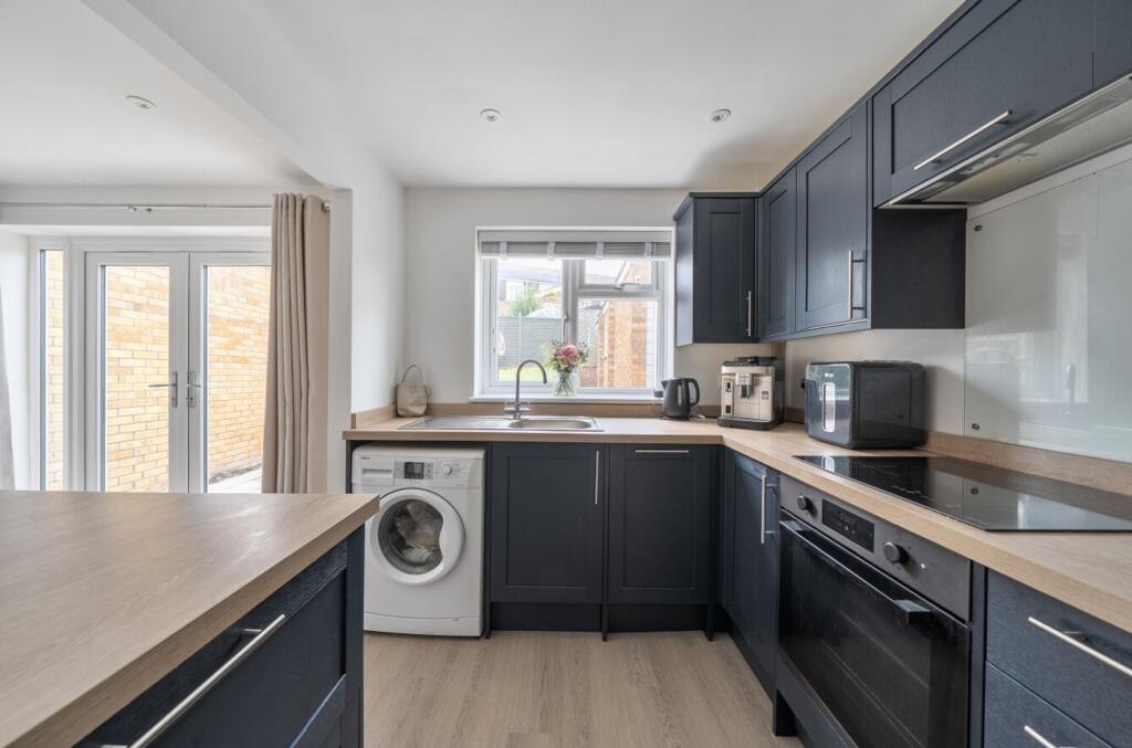 St. Davids Road, Thornbury, BS35 - View 6
