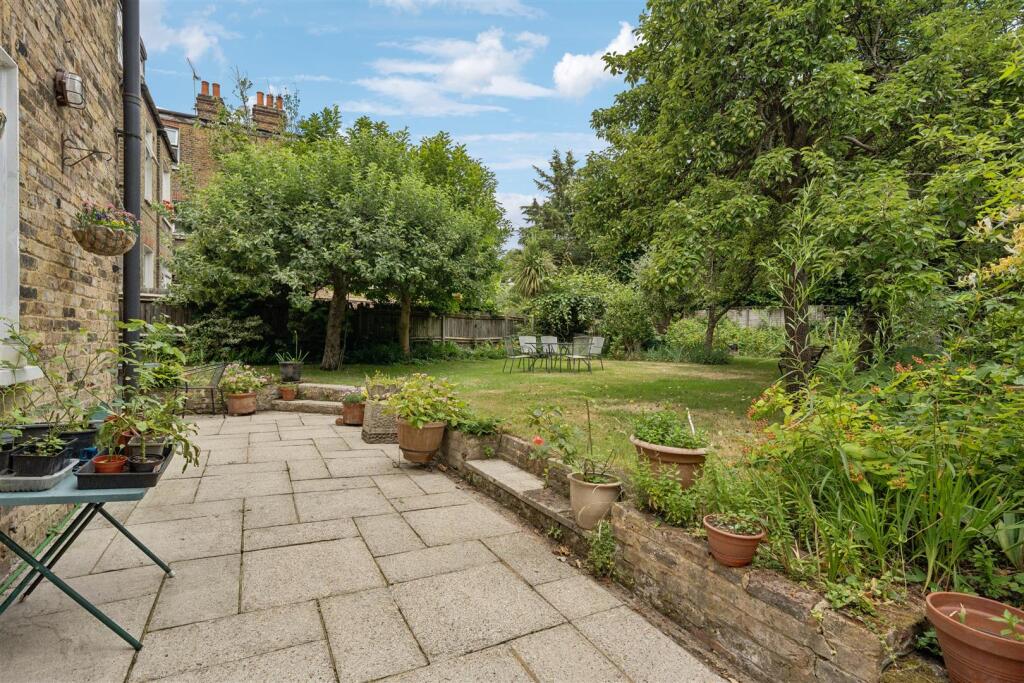 House in London, Grove Park - View 5
